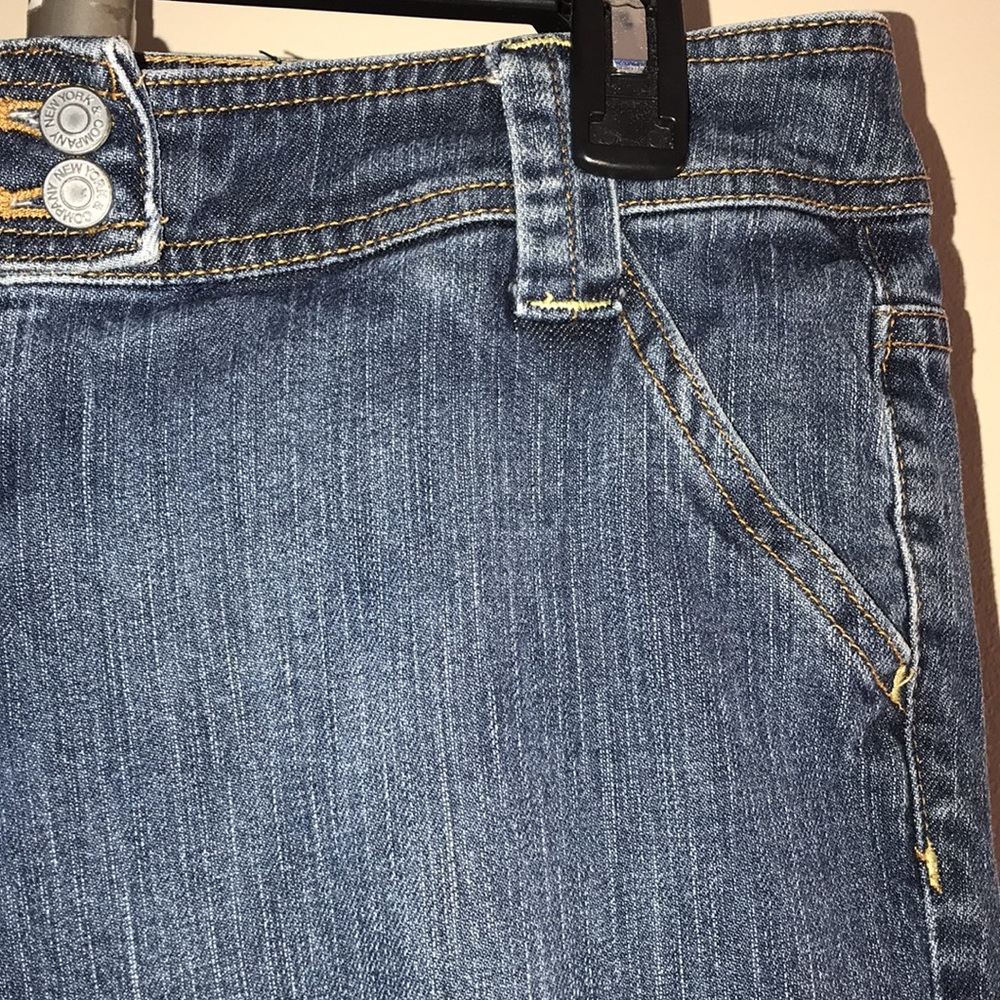 New York & Company Jeans capris SIZE 10 - Picture 4 of 8